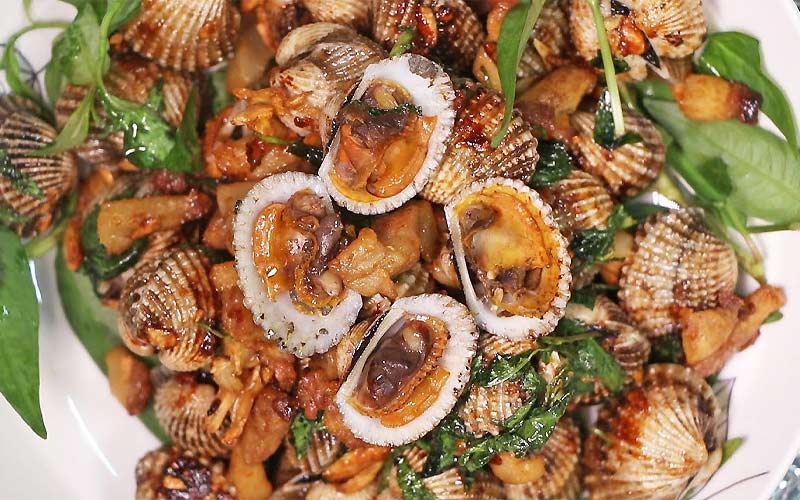 sò huyết rang tỏi
