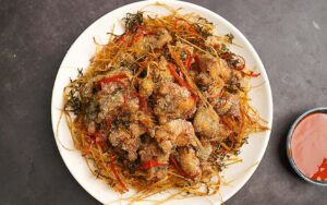 Cách làm ếch rang muối lá lốt